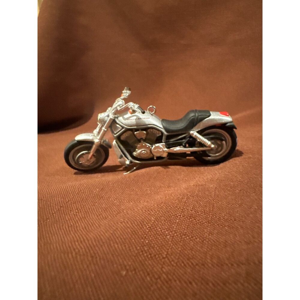 2004 Hallmark Keepsake Ornament Harley Davidson Motorcycle